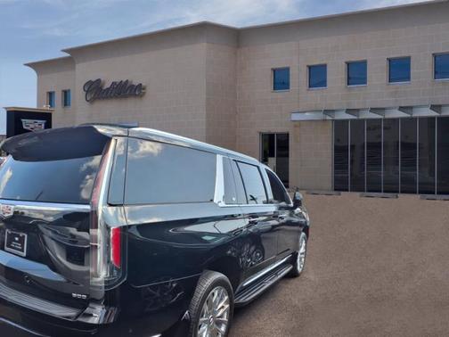 2022 Cadillac Escalade ESV Premium Luxury