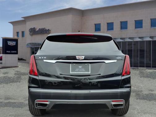 Stellar Black Metallic 2021 Cadillac XT5 Premium Luxury
