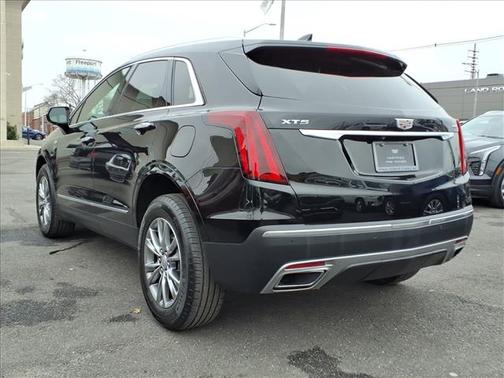 Stellar Black Metallic 2021 Cadillac XT5 Premium Luxury