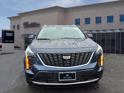 2022 Cadillac XT4 Premium Luxury