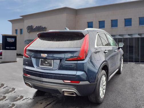 2022 Cadillac XT4 Premium Luxury