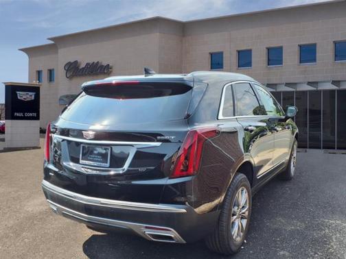 2022 Cadillac XT5 Premium Luxury