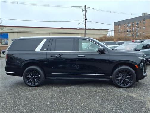 2023 Cadillac Escalade ESV Luxury