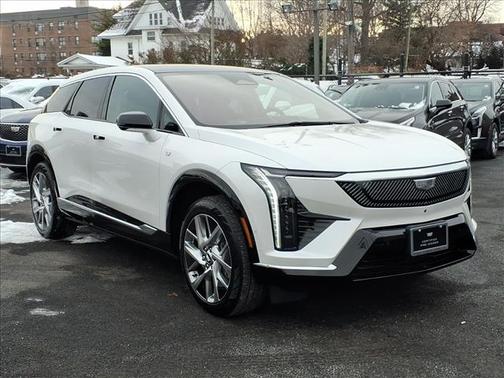 2025 Cadillac OPTIQ Luxury 1 AWD