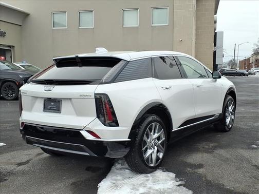 2025 Cadillac OPTIQ Luxury 1 AWD