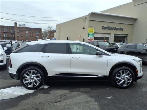 2025 Cadillac OPTIQ Luxury 1 AWD