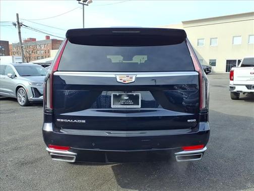 Dark Moon Blue Metallic 2022 Cadillac Escalade Luxury