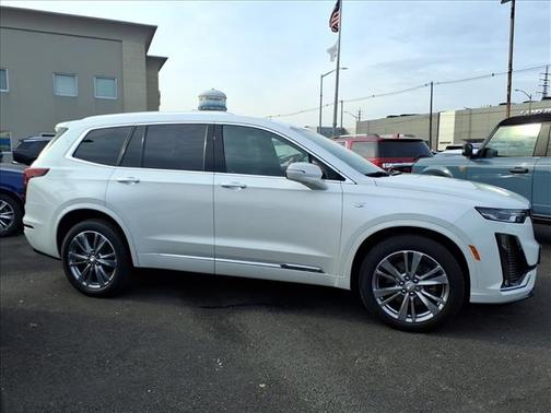 2023 Cadillac XT6 Premium Luxury AWD