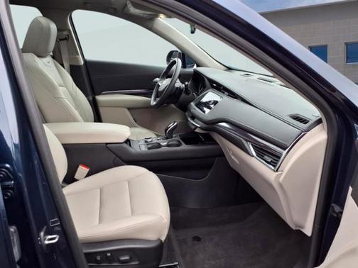 2022 Cadillac XT4 Luxury