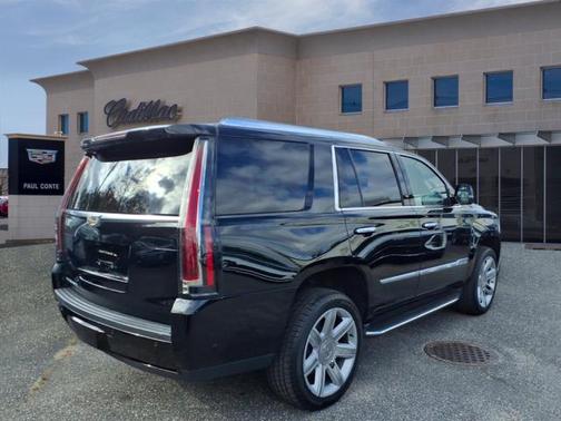 2020 Cadillac Escalade Luxury