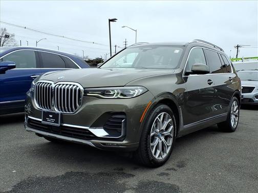 Manhattan Green Metallic 2022 BMW X7 xDrive40i