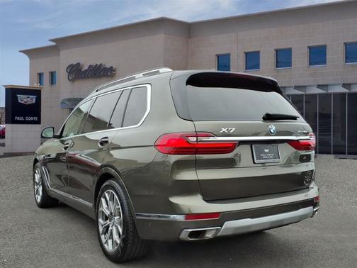 Manhattan Green Metallic 2022 BMW X7 xDrive40i