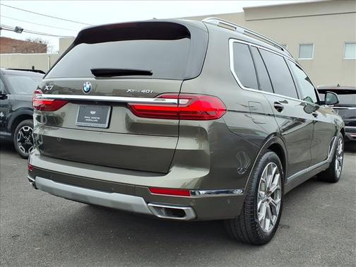 Manhattan Green Metallic 2022 BMW X7 xDrive40i