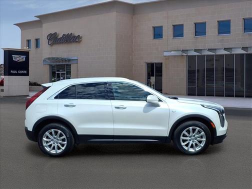 Crystal White Tricoat 2023 Cadillac XT4 Luxury