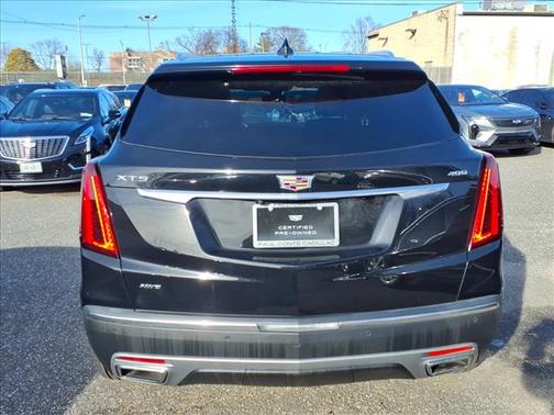 2022 Cadillac XT5 Premium Luxury
