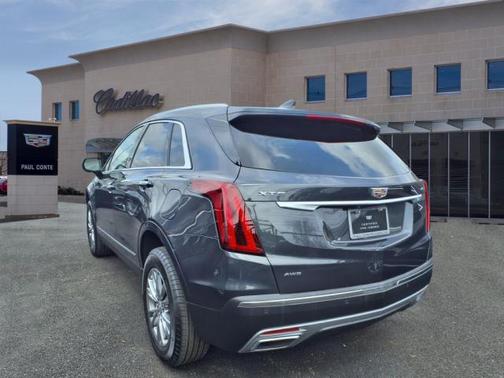 2022 Cadillac XT5 Premium Luxury