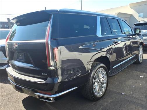 2024 Cadillac Escalade ESV Premium Luxury