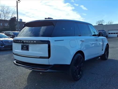 2025 Land Rover Range Rover SE