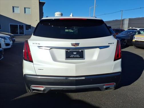 2022 Cadillac XT5 Premium Luxury