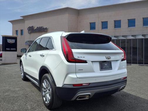 2022 Cadillac XT4 Premium Luxury