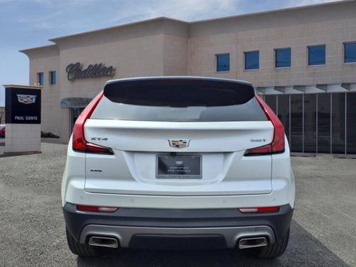 2022 Cadillac XT4 Premium Luxury