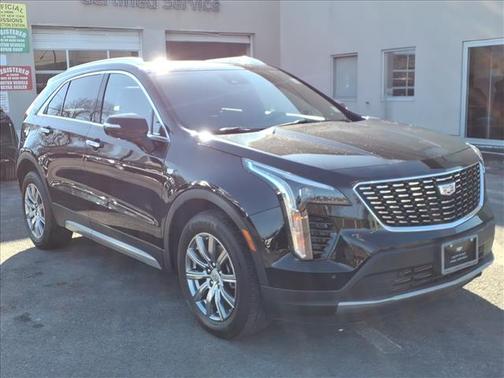 2023 Cadillac XT4 Premium Luxury