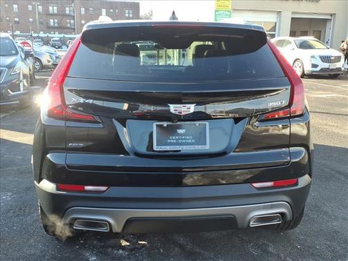2023 Cadillac XT4 Premium Luxury
