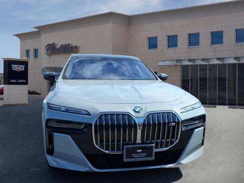 Brooklyn Grey Metallic 2024 BMW i7 M70