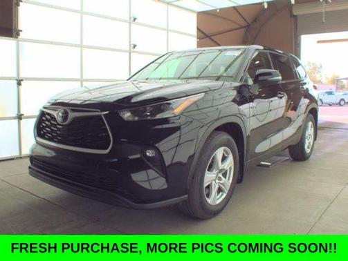 2022 Toyota Highlander LE
