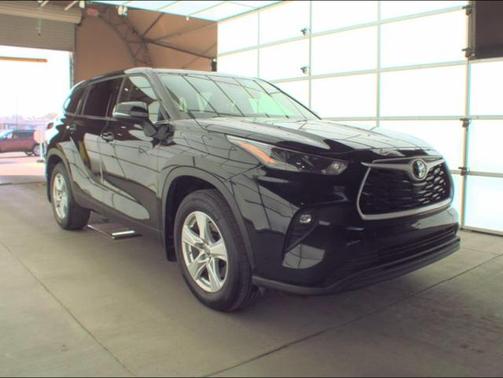 2022 Toyota Highlander LE