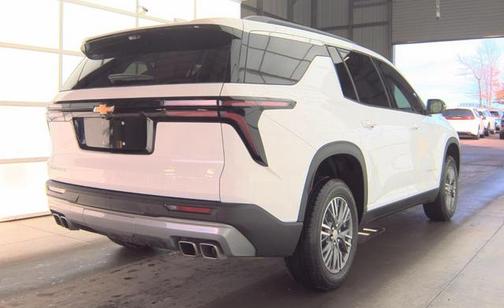 Summit White 2026 Chevrolet Traverse LT