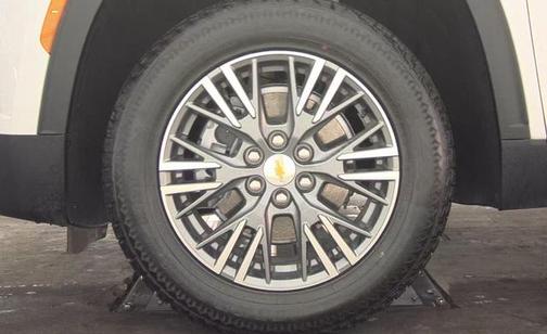 Summit White 2026 Chevrolet Traverse LT