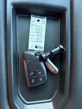 Summit White 2025 GMC Sierra 1500 SLT