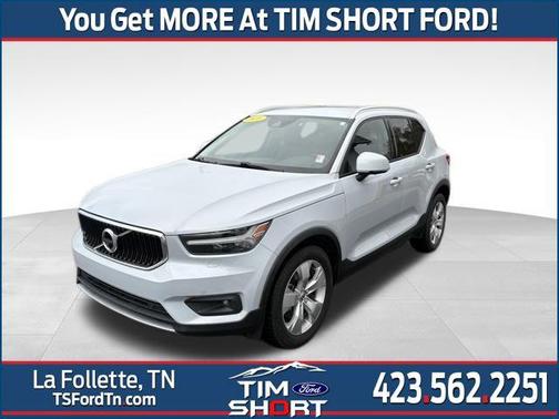 2021 Volvo XC40 T5 Momentum