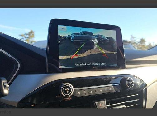 Star White Metallic Tri-Coat 2022 Ford Escape SE