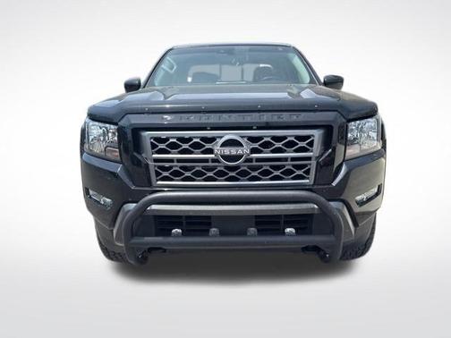 Super Black 2022 Nissan Frontier SV