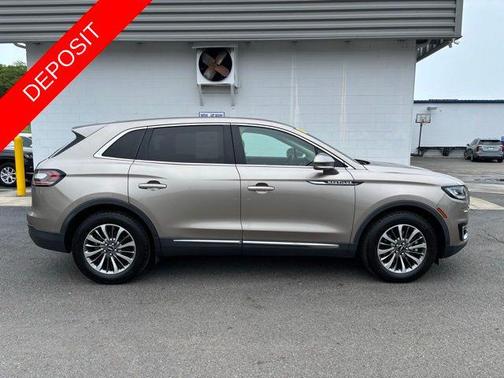 2019 Lincoln Nautilus Select