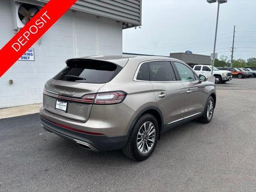 2019 Lincoln Nautilus Select