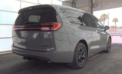 2022 Chrysler Pacifica Hybrid Touring L