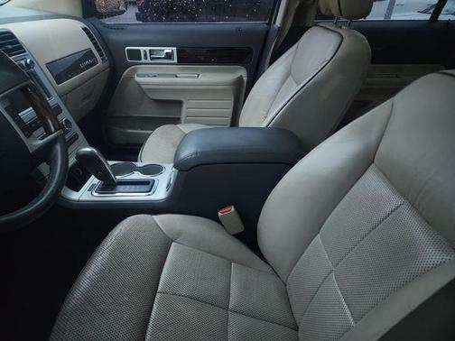 2010 Lincoln MKX Base