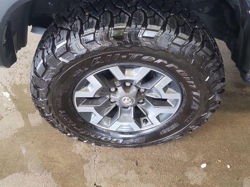 Magnetic Gray Metallic 2023 Toyota Tacoma TRD Sport