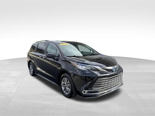 2023 Toyota Sienna XLE 7 Passenger
