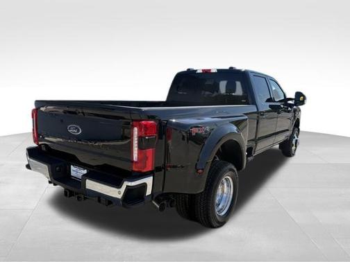 Agate Black Metallic 2026 Ford F-350 Lariat