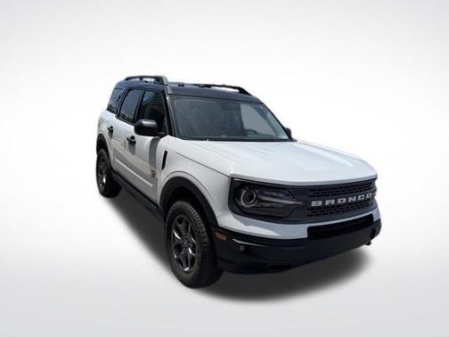 Oxford White 2024 Ford Bronco Sport Badlands