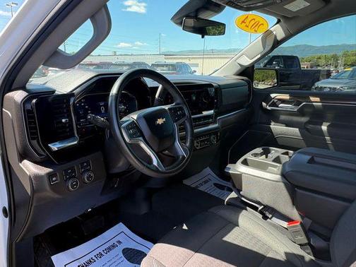 Summit White 2024 Chevrolet Silverado 1500 LT