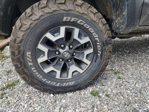 Magnetic Gray Metallic 2018 Toyota Tacoma TRD Off Road