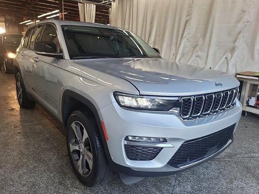 2022 Jeep Grand Cherokee 4xe Base