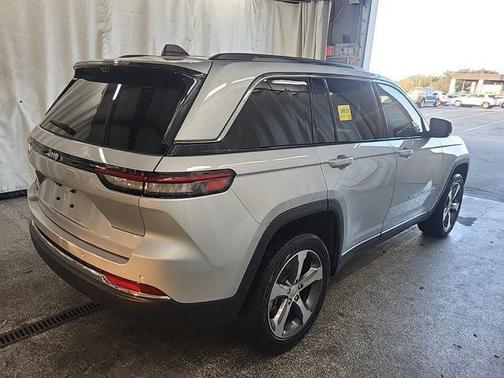 2022 Jeep Grand Cherokee 4xe Base