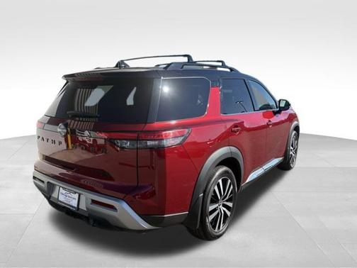 2023 Nissan Pathfinder Platinum 4WD