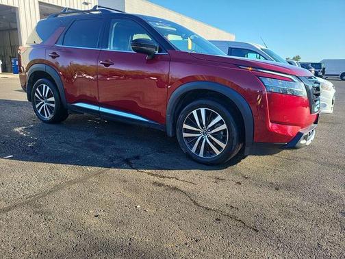 2023 Nissan Pathfinder Platinum 4WD